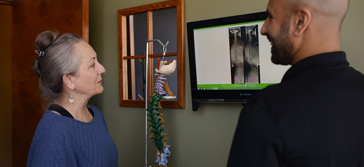 patient reviewing xrays with doctor