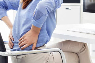 woman-with-insomnia-staring-at-clock