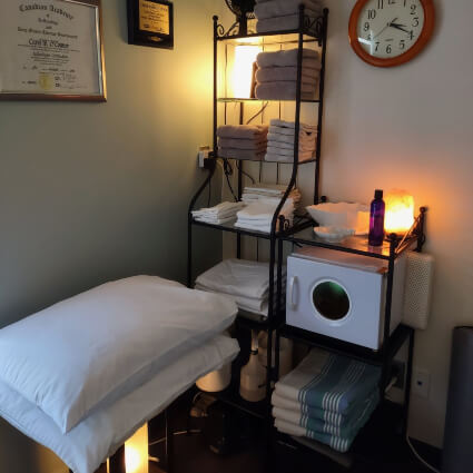 KW Health Connection massage table