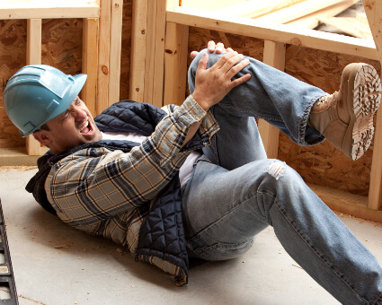 Manual laborer with knee pain