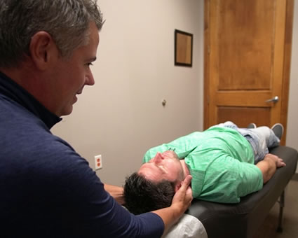 Chiropractic Adjustment for Upper Back Pain 