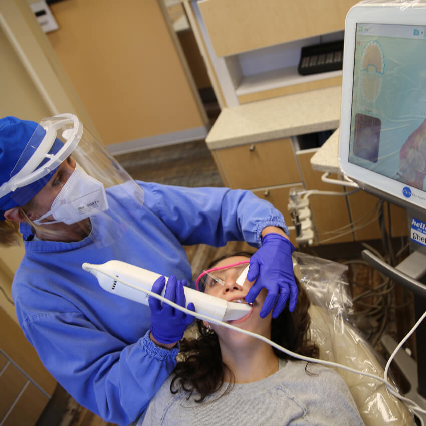 patient during mouth scan