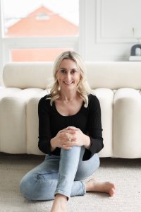 Alana Bio Pic - Black Top