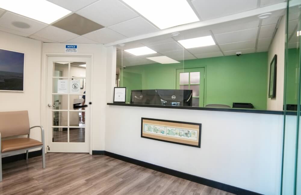 Jerry Yang, DDS waiting area and front desk
