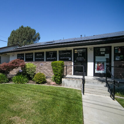 Jerry Yang, DDS exterior