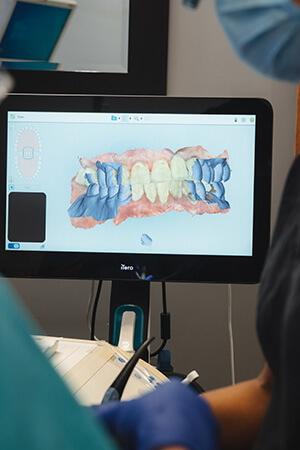 Dental scan on patient