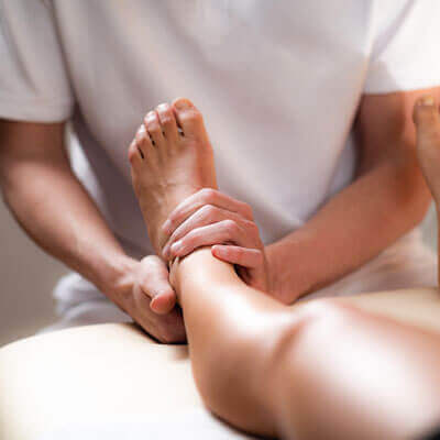ankle-massage-sq-400