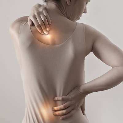woman with shoulder and pack pain