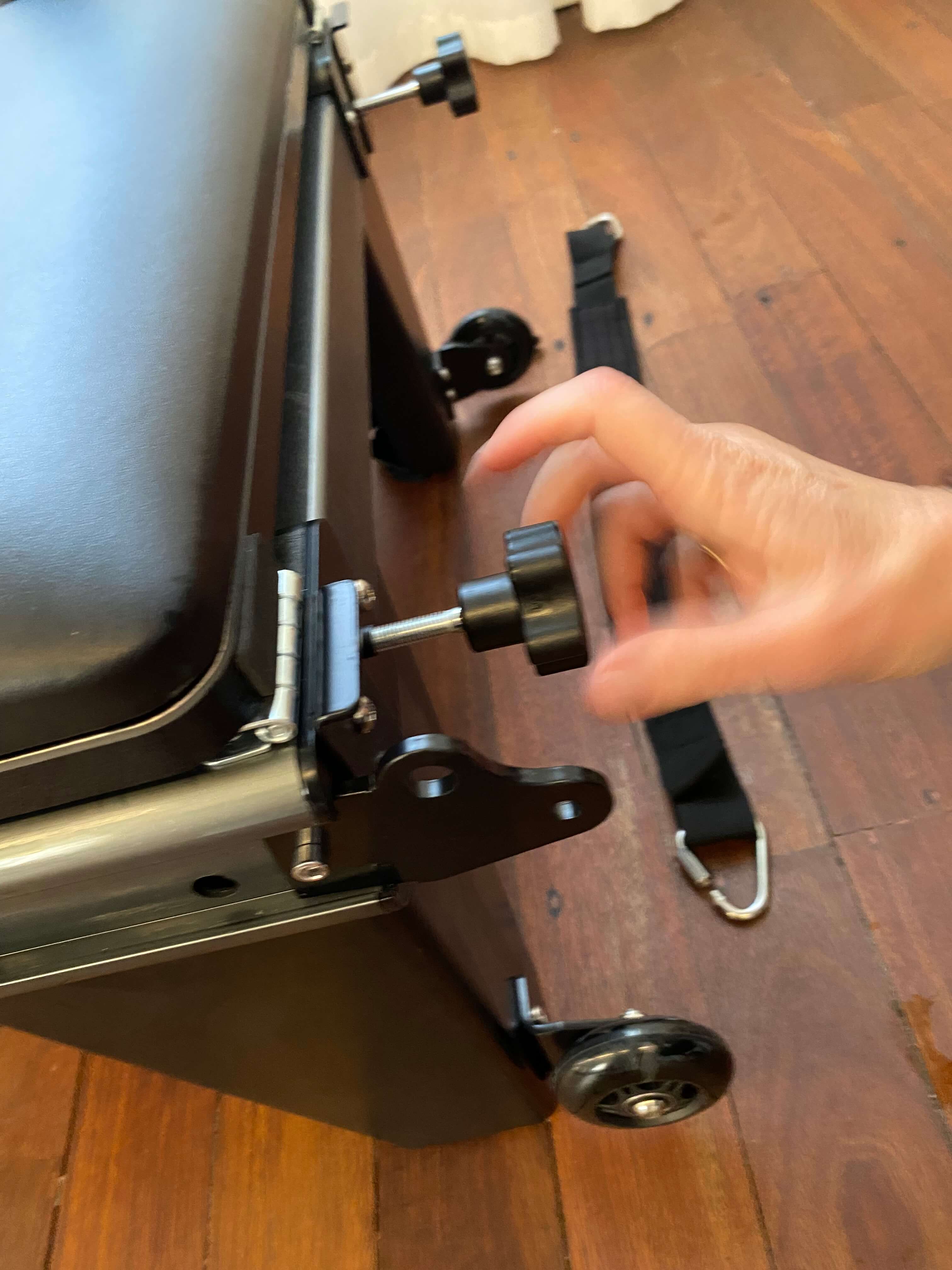 End plate screws tightened