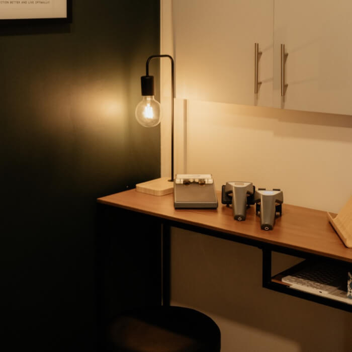 adjusting room