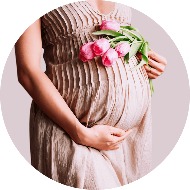 Pregnant woman with flowers