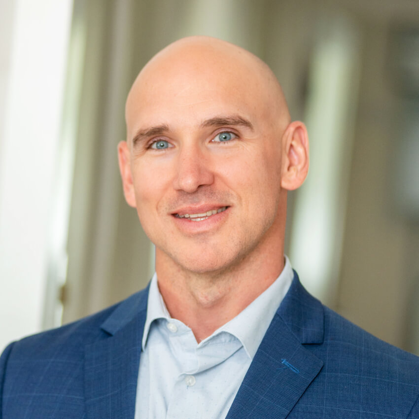 Knoxville chiropractor Dr Chris