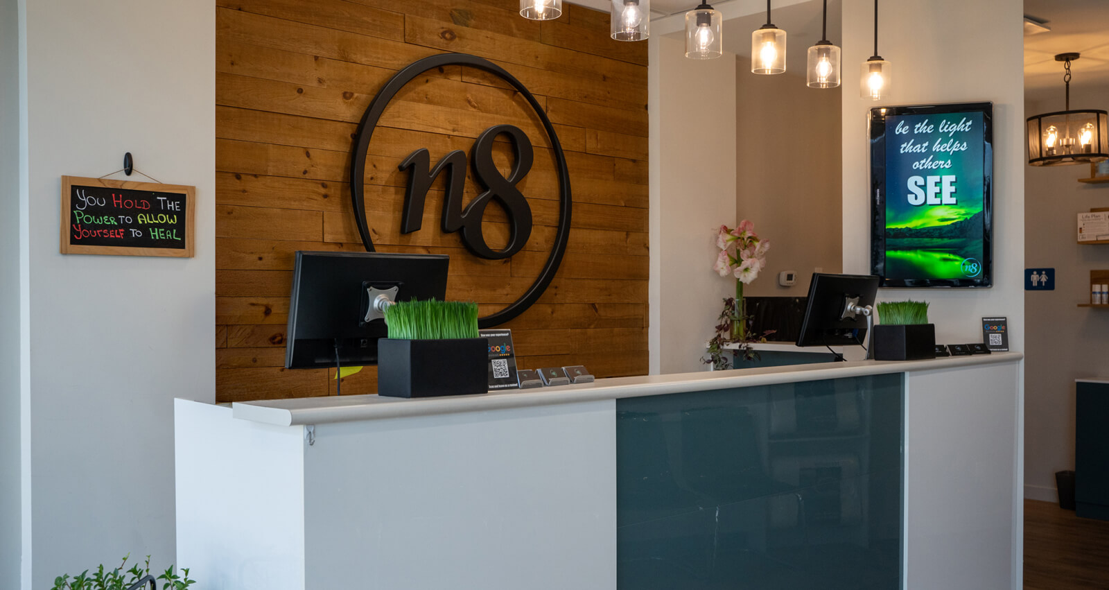 n8 Chiropractic & Massage Therapy reception desk