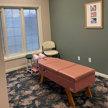 Chiropractic adjustment troom