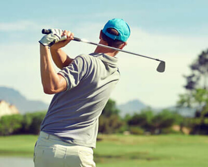 golfer-in-bright-blue-hat