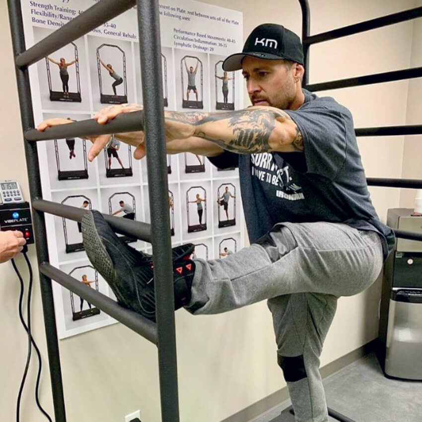 patient on vibration therapy apparatus