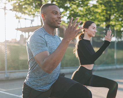 2 people working out