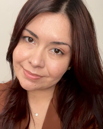 Elizabeth, Staff