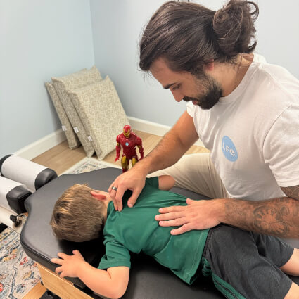 adjusting child