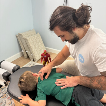 adjusting child