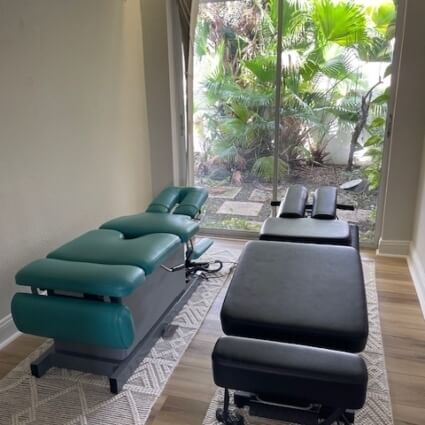 chiropractic adjusting tables