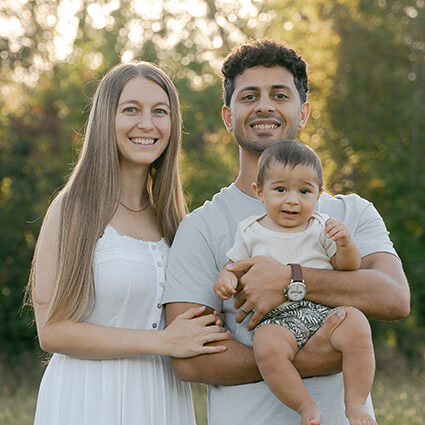 Smyrna chiropractor Dr Alex and family