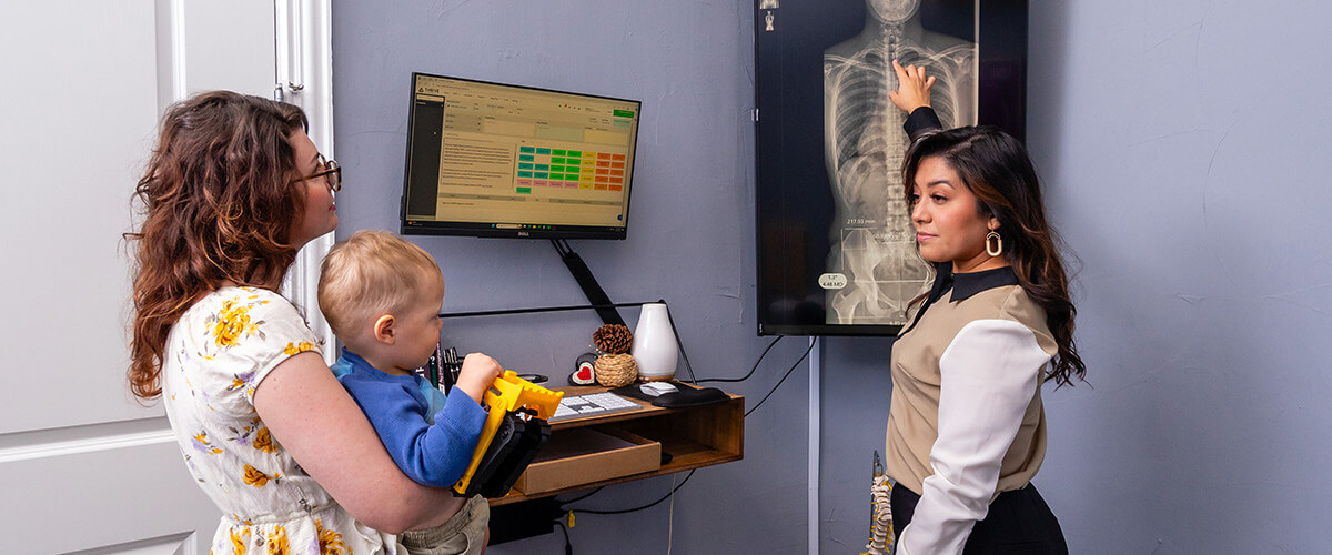 Dr Stphany talking with patient