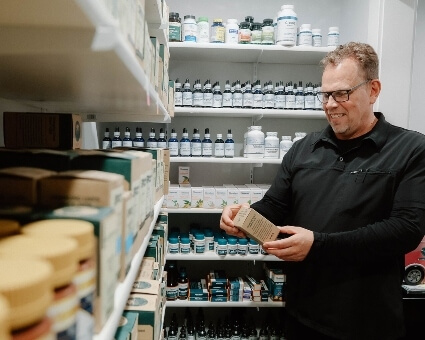 Health coach Colin La Grange checking on Supplements and Nutraceuticals