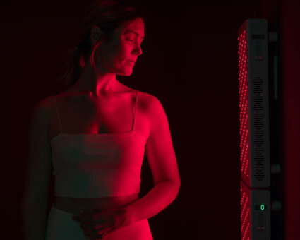 woman getting red light therapy