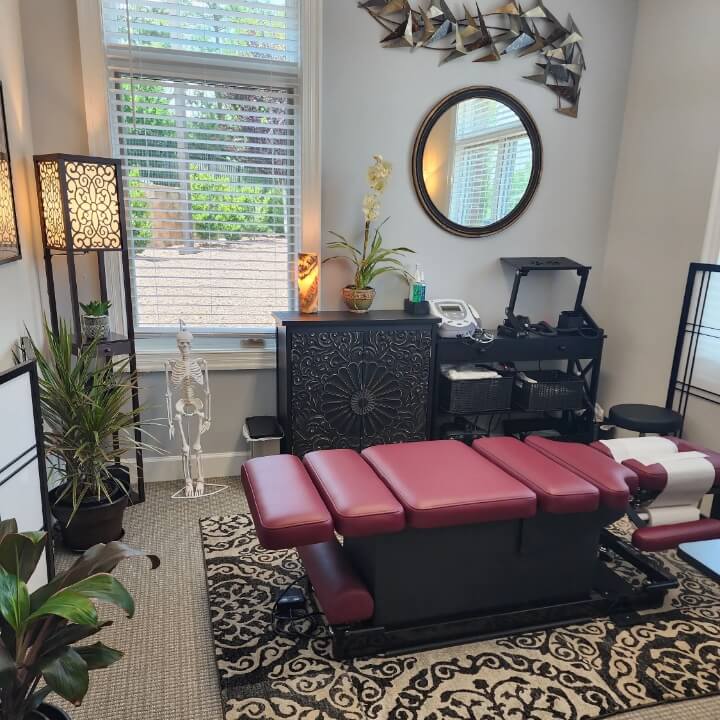 Chiropractic Pain & Injury Center adjusting room