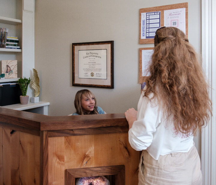 Marietta patient checking in at Holistic Alignment Strategies