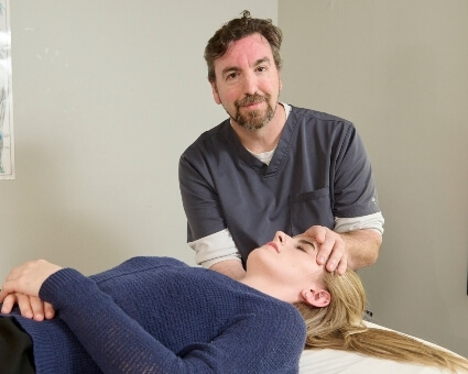 Female patient treated with Osteopathy
