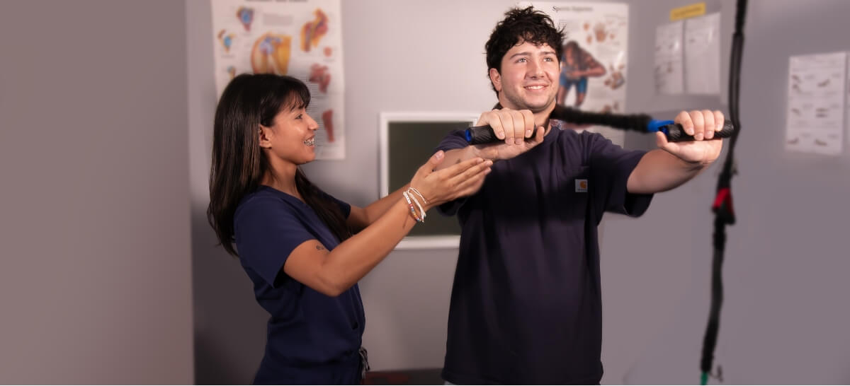 Falls Church athlete receiving treatment at Quality Chiropractic