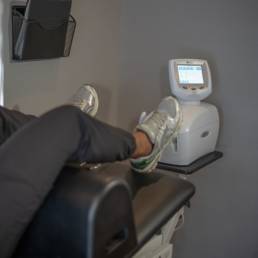feet on decompression table