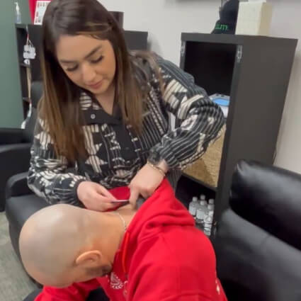Las Colinas staff member treating a patient