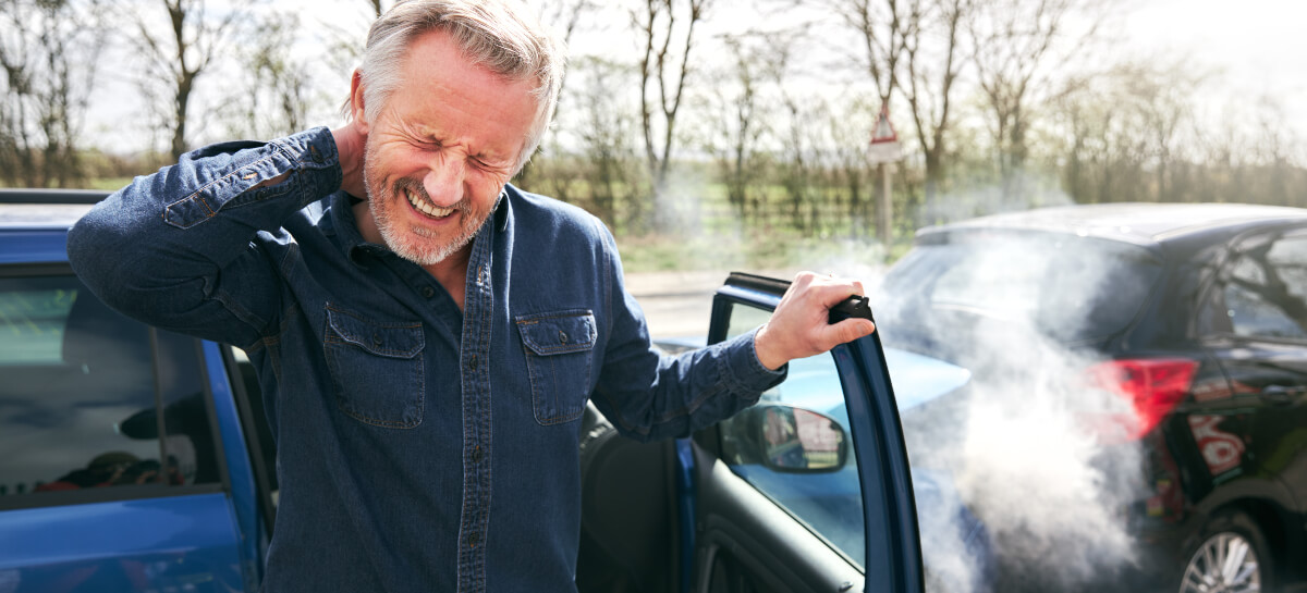 Main with neck pain after car accident