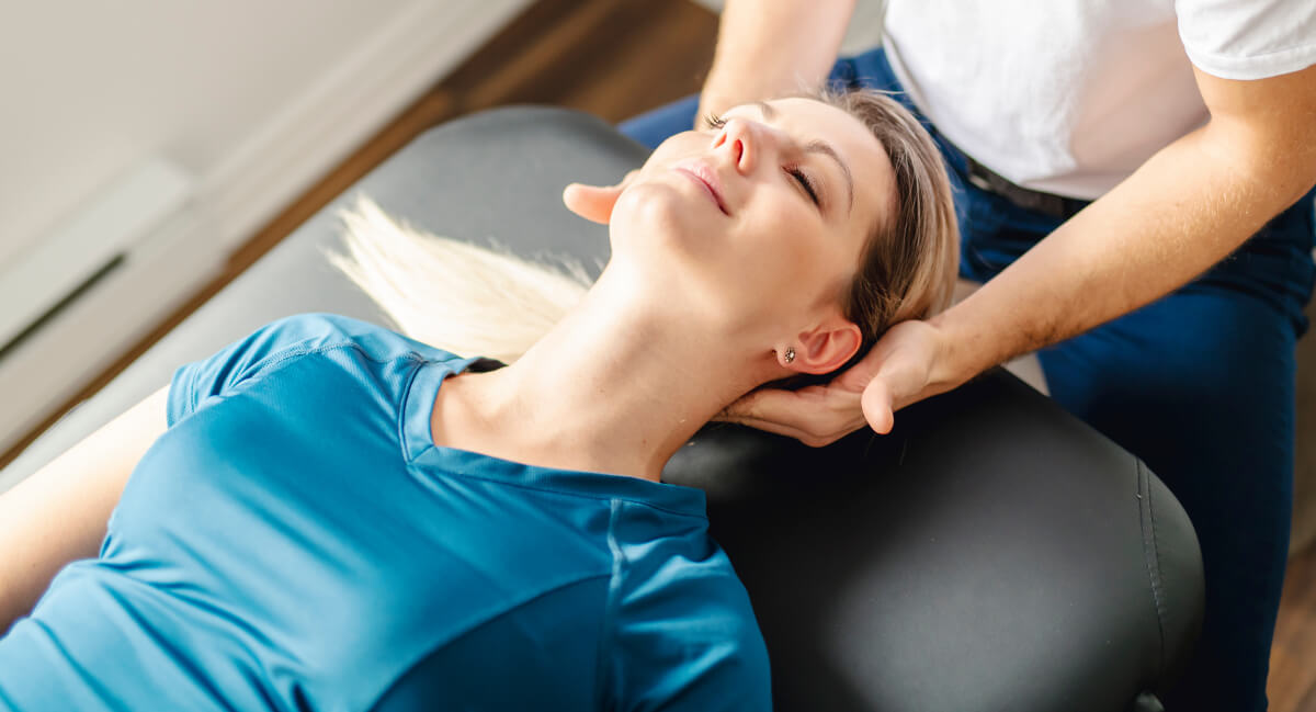 Gentle neck adjustment for female patient