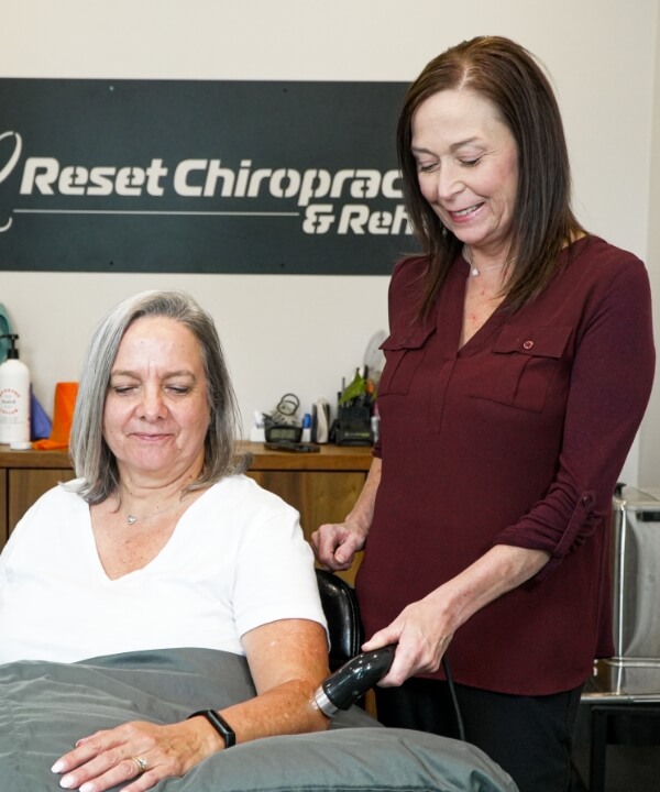 London chiropractor Dr. Jess adjusting patient