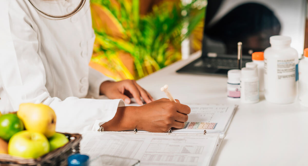 Functional medicine practitioner