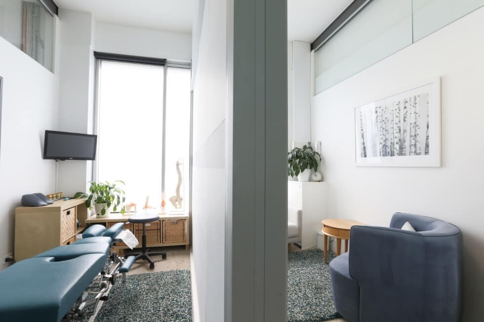 Chiropractor Matt Constable in his practice, Inspired. Fountain St Alexandria.