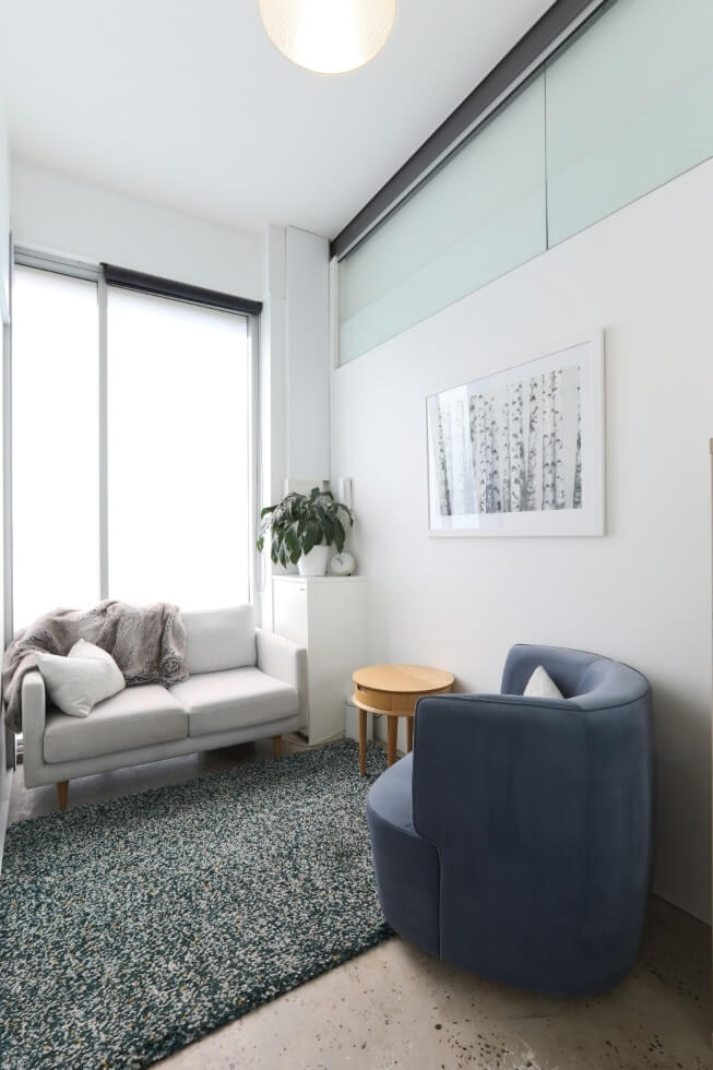 Chiropractor Matt Constable in his practice, Inspired. Fountain St Alexandria.