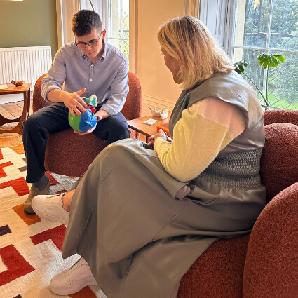 Dr Max holding model