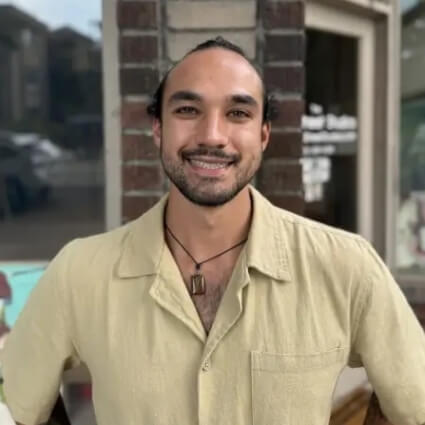 Denver chiropractor Dr Cruz