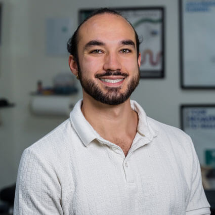 Denver chiropractor Dr Cruz