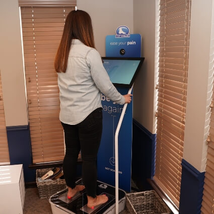 Orthotics foot scanning machine