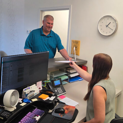 Fargo patient checking in at Renelt Family Chiropractic