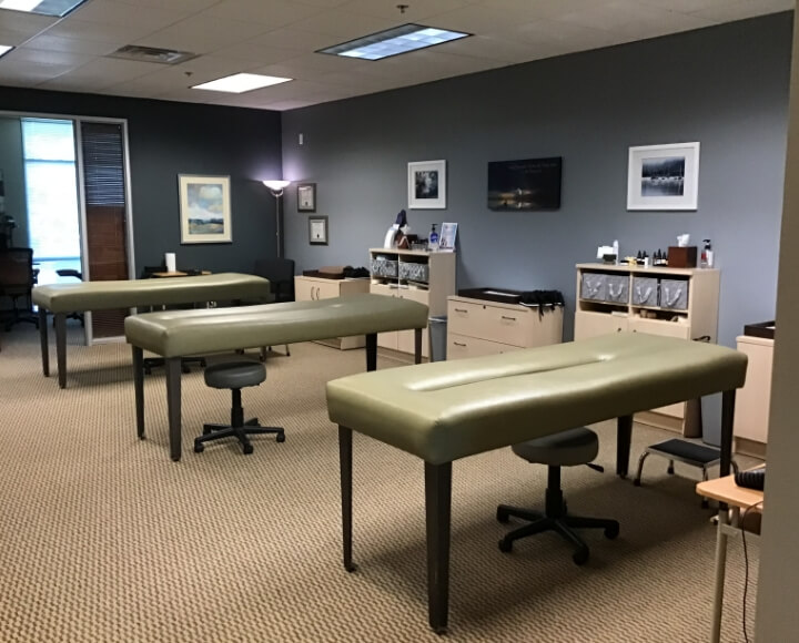 Riffey Chiropractic and Alternative Health adjusting room