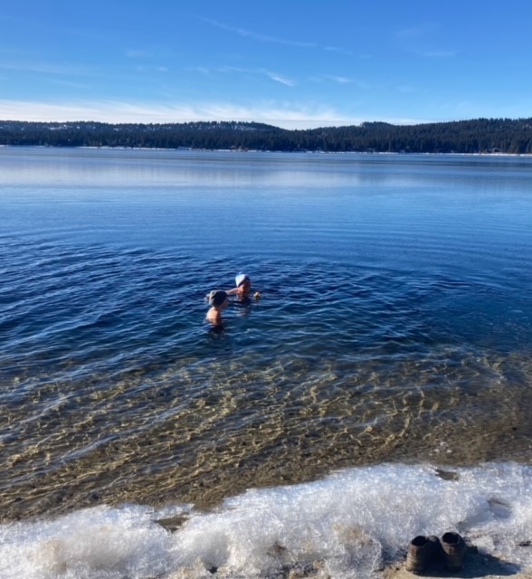 Ken & Abbey: Christmas Day 2023, Payette Lake, water temp 37'. 3 minutes BTW!