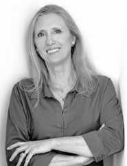 Meet Springfield chiropractor, Dr. Elaine Carter Portrait of chiropractor in Springfield, Dr. Elaine Carter