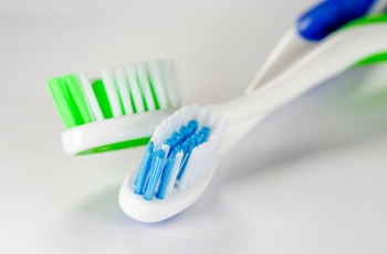 toothbrush-clean